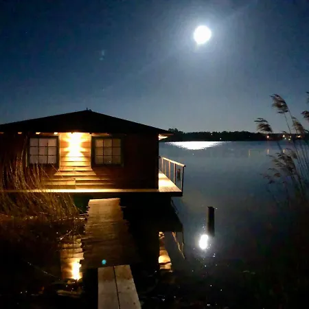 Piekny Dom Na Wodzie!!! Mazury Szlak Wjm